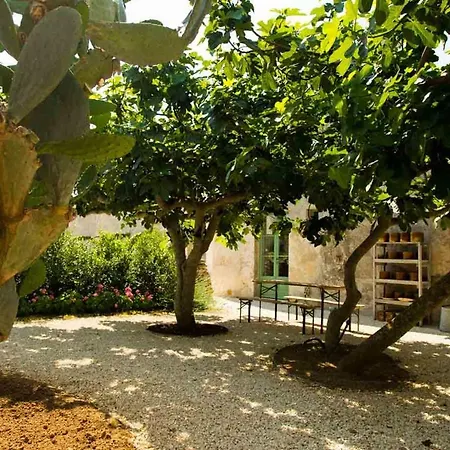 Masseria Celano Çiftlik konaklama *